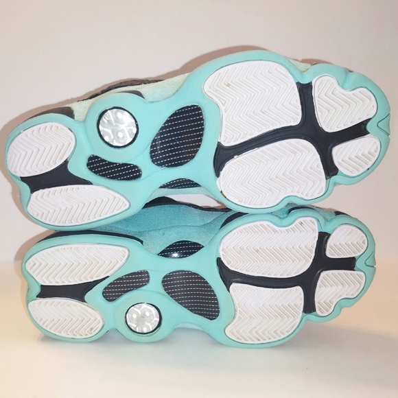 Jordan 13 " Island Green".   Size 4.5y - Picture 9 of 10